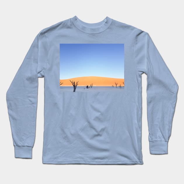 Sossusvlei dunes  landscape at Dead Vlei old trees, orange dunes dead tree and tourist in silhouette on salt pan Long Sleeve T-Shirt by brians101